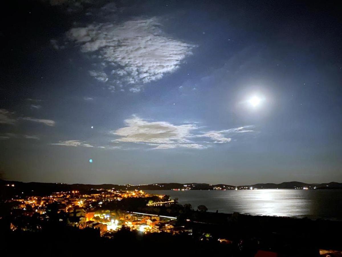 Aparthotel Antico Casale Tiravento à Passignano sul Trasimeno Extérieur photo