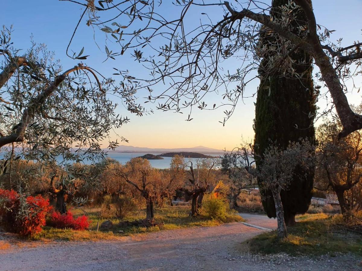 Aparthotel Antico Casale Tiravento à Passignano sul Trasimeno Extérieur photo