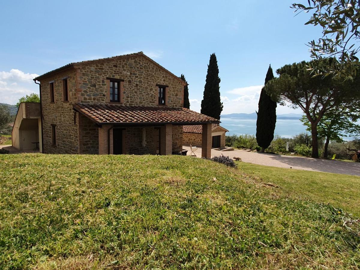 Aparthotel Antico Casale Tiravento à Passignano sul Trasimeno Extérieur photo