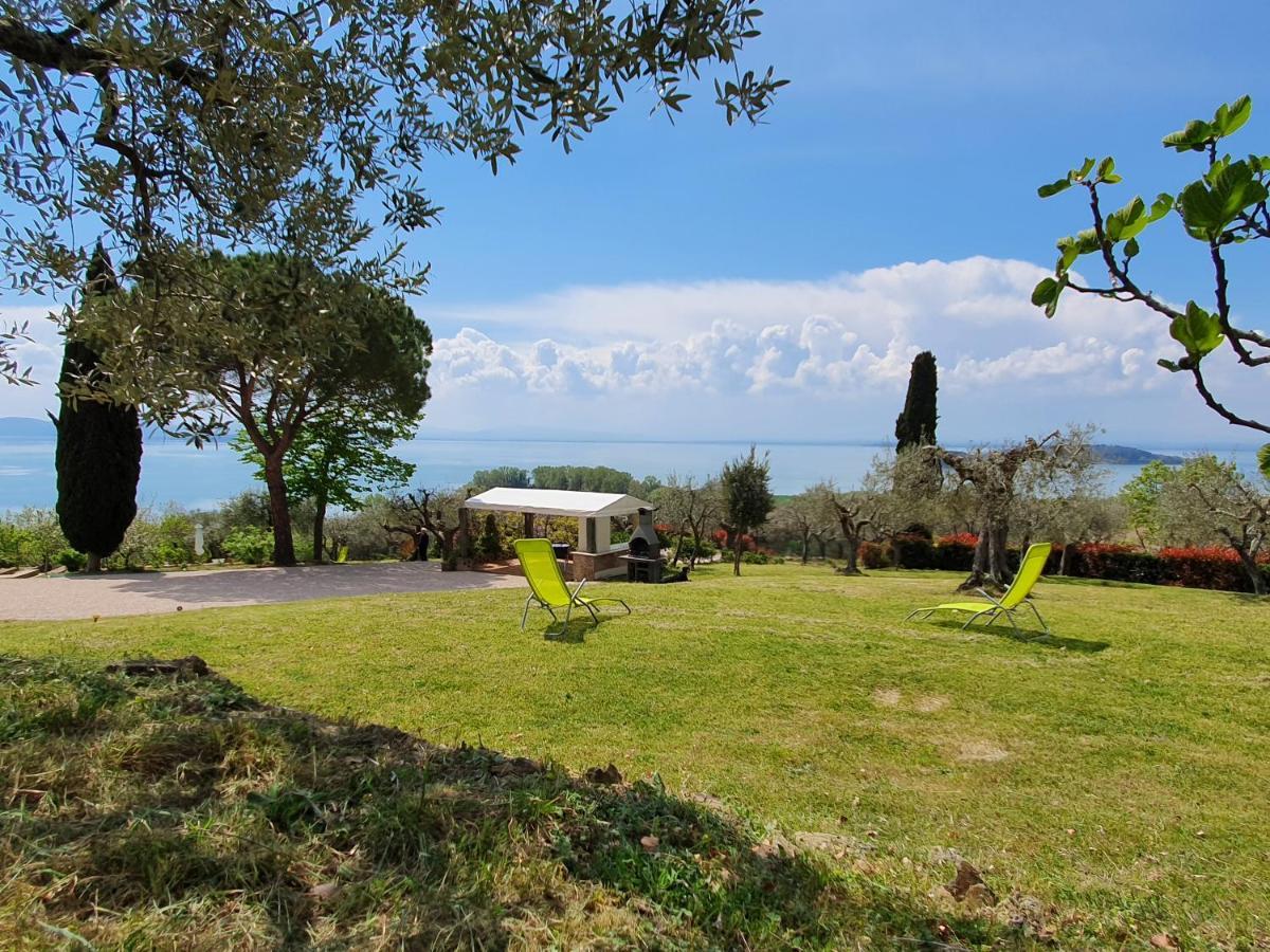 Aparthotel Antico Casale Tiravento à Passignano sul Trasimeno Extérieur photo