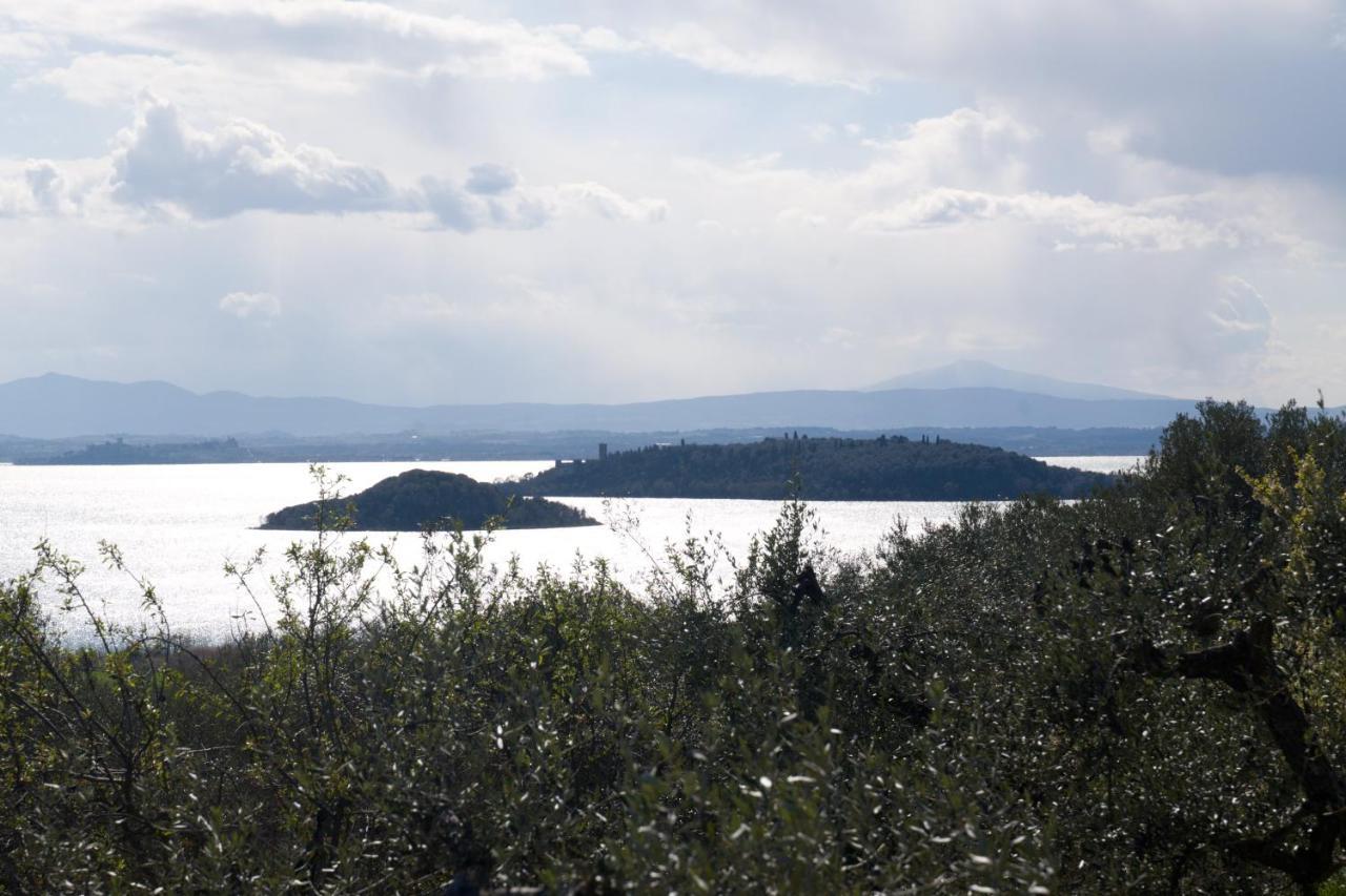 Aparthotel Antico Casale Tiravento à Passignano sul Trasimeno Extérieur photo