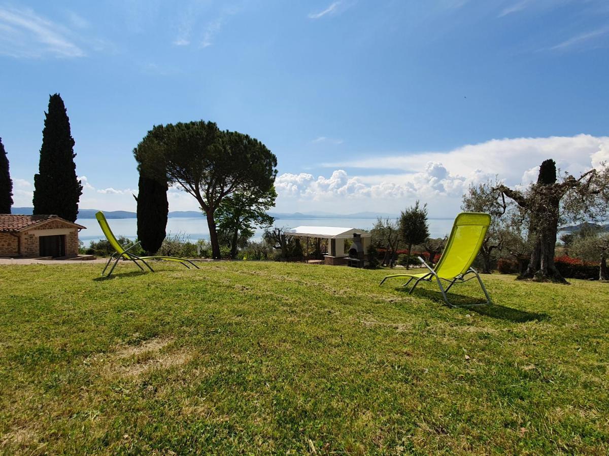 Aparthotel Antico Casale Tiravento à Passignano sul Trasimeno Extérieur photo