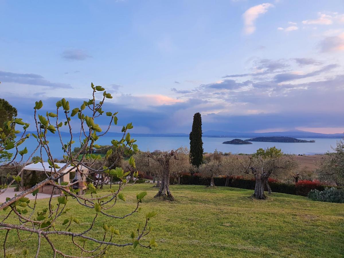 Aparthotel Antico Casale Tiravento à Passignano sul Trasimeno Extérieur photo