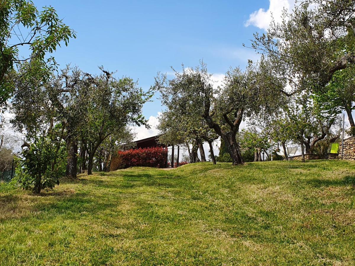 Aparthotel Antico Casale Tiravento à Passignano sul Trasimeno Extérieur photo