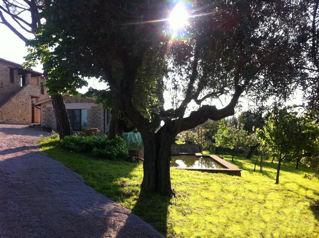 Aparthotel Antico Casale Tiravento à Passignano sul Trasimeno Extérieur photo