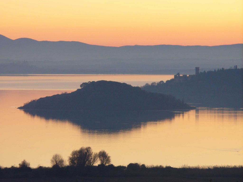 Aparthotel Antico Casale Tiravento à Passignano sul Trasimeno Chambre photo